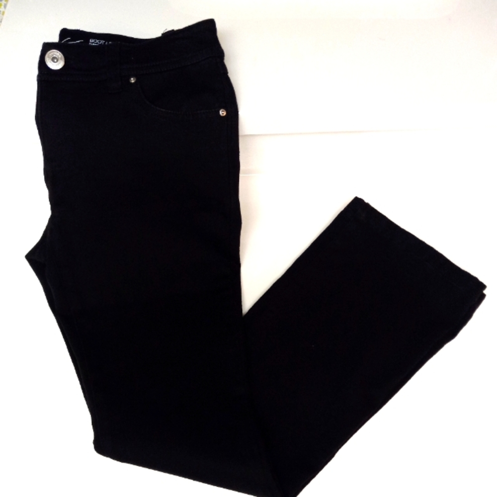 I.N.C. Boot Leg Tummy Control Jeans Women Size 4P, Black